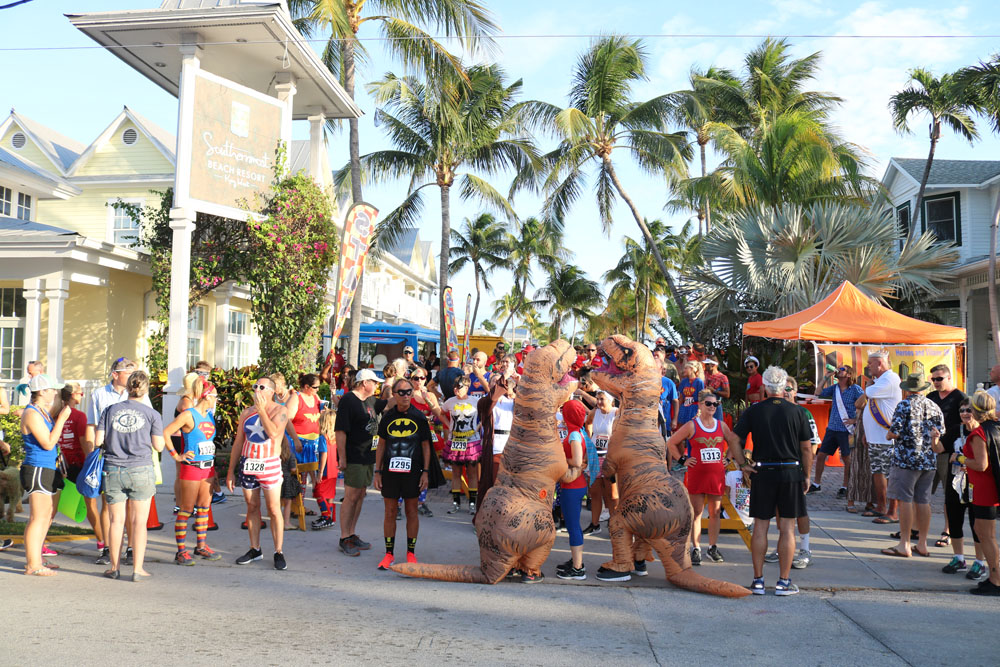 Heroes and Villains 5K 2018 photo - Duval Street, Key West